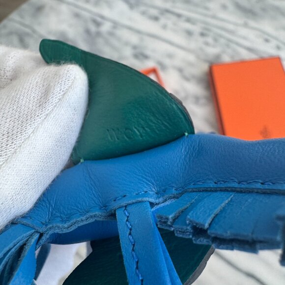 🇫🇷 - Hermes: Blue & Green Pegasus Leather Bag Charm with Crocodile Skin Wing. - Picture 3 of 4